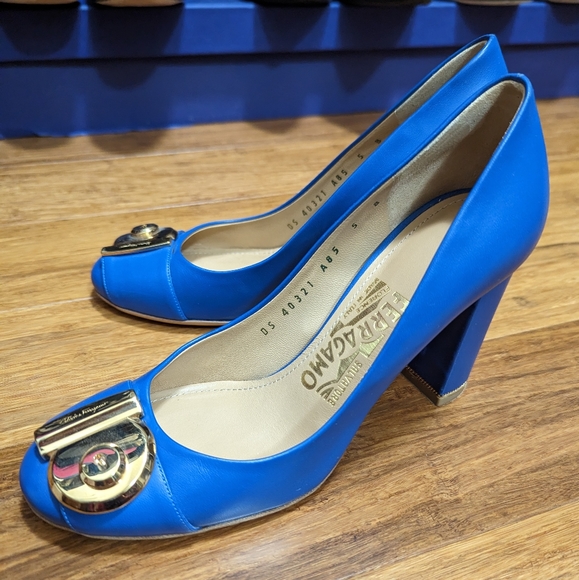 *SOLD* Blue Ferragamo heels - Size 5 - Picture 1 of 6